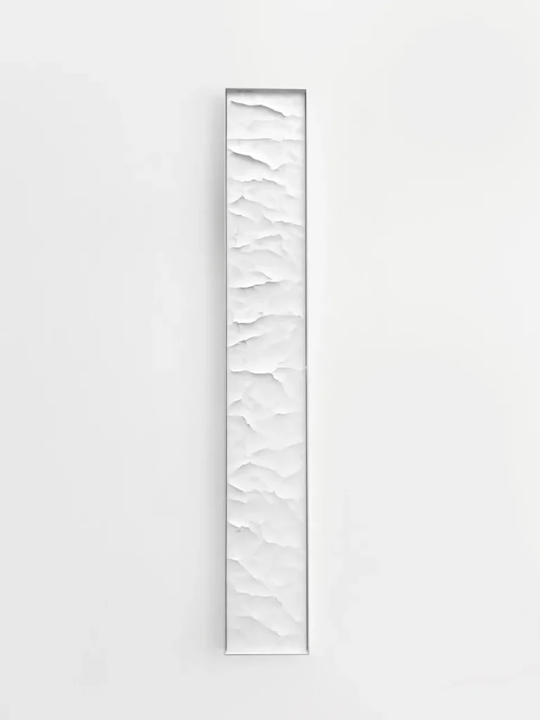 Benita von Hornstein: „Cessation 30“, Mixed Media (143 x 21 x 4 cm, 2024)